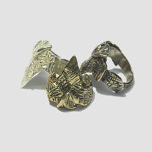 Angel Claw Ring - Silver Plate White Bronze.
